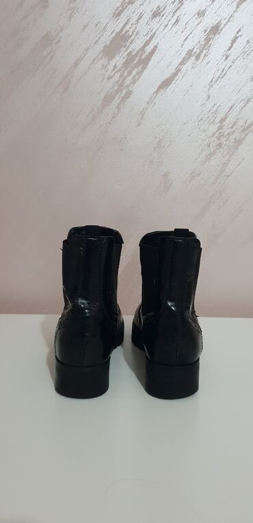 Gležnjače: Gležnjače, 38 — 7