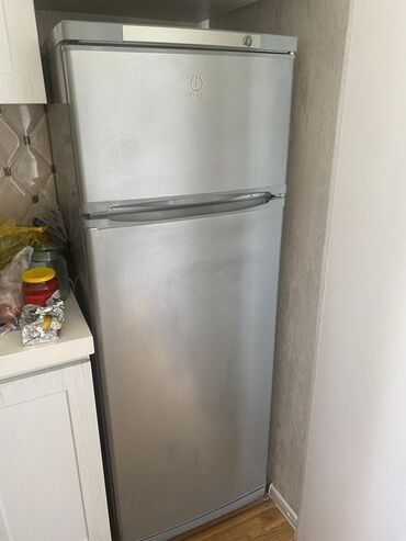 2 qapılı Indesit Soyuducu Satılır, rəng - Boz