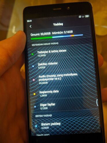 Digər mobil telefonlar: Smartfon – Android Xüsusiyyətlər: - Sensorlu ekran, ön kamera və arxa — 5