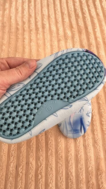 Детская обувь: Продаю б/у обувь на девочку,вся обувь целая,состояние хорошее Цены и — 27