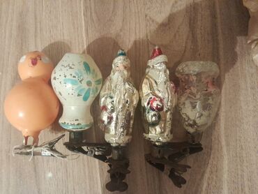 Yeni il oyuncaqları və bəzəkləri: Məhsul: Köhnə yolka bəzəkləri – 5 ədəd klipsli oyuncaqlar Təsvir: - — 2