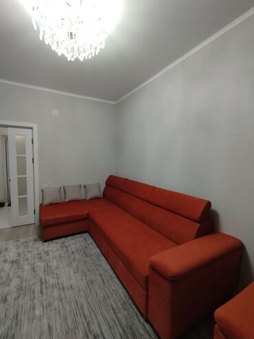 сабиз баскыч: Бурчу бар диван, Бүктөө, Үч орундук жана андан көп, Башка материалдар