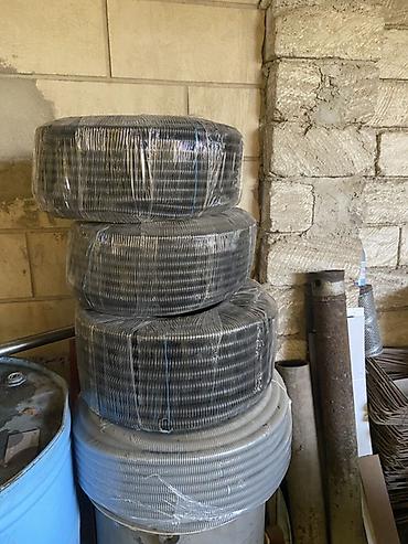 2.5 kabel: Plastik qoruyucu qofra boru satılır. Şəkildə müxtəlif rəngdə və rulon — 1