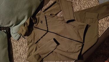 zenske trenerke under armour: Nike, S (EU 36), M (EU 38), color - Khaki