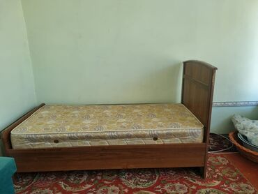 бушный мебель: Односпальная кровать, Б/у