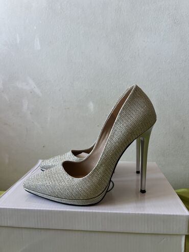 cipele svecane: Pumps, 39