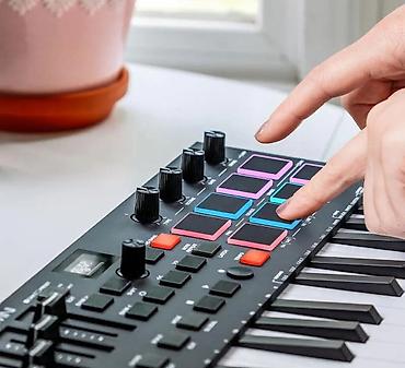 Klavişli alətlər: №: 15012 Məhsulun adı: MIDI nəzarətçi M-Audio Oxygen Pro Mini Brend — 4