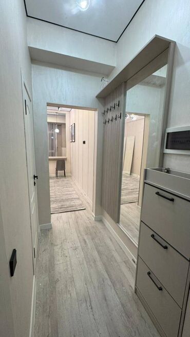 стол для растяжки спины: 1 комната, 24 м², 106 серия улучшенная, 6 этаж, Дизайнерский ремонт