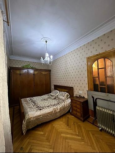 Mənzillər: Bakı, 3 otaqlı, Köhnə tikili, m. Elmlər Akademiyası, 80 kv. m — 9