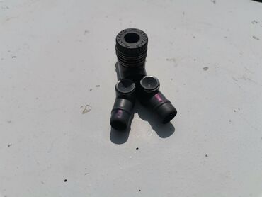 Auto delovi: Racva plina plasticna br.1. Polovno, očuvano. Skinuto sa rastavljenog — 2