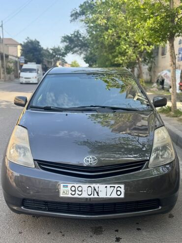 Toyota: Toyota Prius: 1.8 l | 2009 il