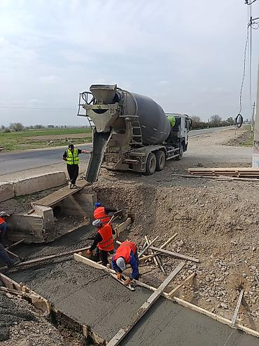 бетон на фундамент: Строительный бетон, M-250, Для фундамента,класса B15 — 5