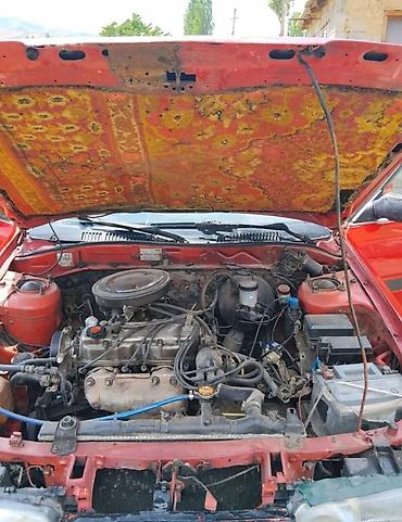 Mazda 626: 1988 г., Механика, Бензин, Седан