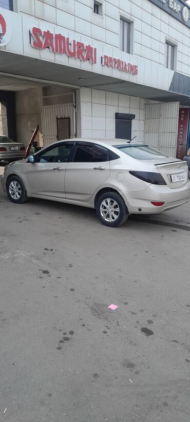 Hyundai: Hyundai Solaris: 2013 г., 1.6 л, Механика, Бензин, Седан — 4