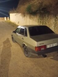 бампер на гольф 3: VAZ 21099 sedan - Korpus: 4 qapılı, arxa hissədə “21099” emblemi
