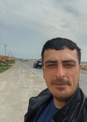 xadime isi axtariram 2023: Salam fehle işi axtarıram gündelik mayış olsa lap yaxşı olar olsa