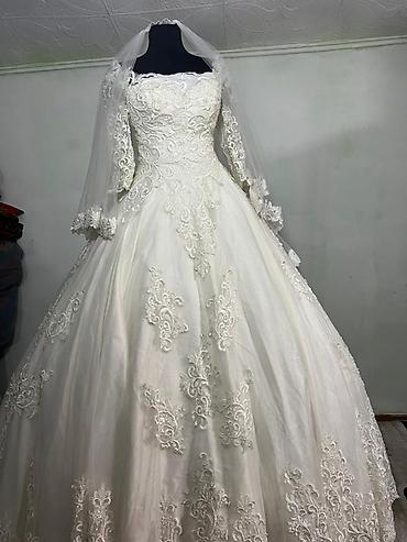 Свадебные платья: Свадебное и вечернее платья 1) Свадебное платье: - Силуэт: бальное, с — 1