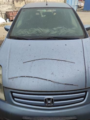 Унаа сатуу: Honda Stream: 2003 г., 2 л, Кол менен иштөөчү, Бензин, Хетчбек — 4