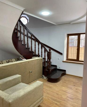 Продажа домов: Дом, 300 м², 7 комнат, Агентство недвижимости, Косметический ремонт — 6