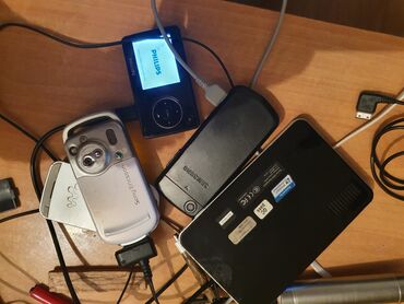 Elektronika: Mp3 playeri Philips Mp3 player od 8gb. On je sa punjacem i slusalicama