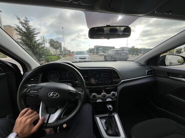 Hyundai: Hyundai Elantra: 1.6 l | 2019 il Sedan — 11