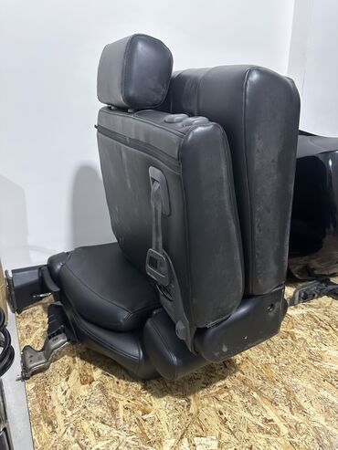 Сиденья: Третий ряд сидений, Кожа, Toyota 2013 г., Б/у, Оригинал