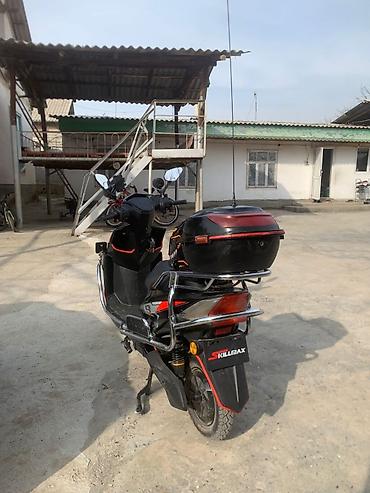 Скутеры: Скутер Skillmax, черный, с богатым комплектом освещения и туристским — 4