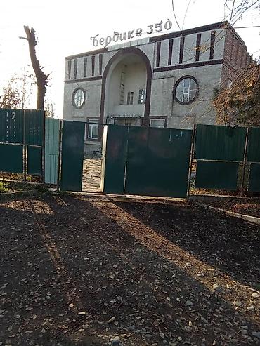 шопок: Продаю или сдаю на долгий срок Здание 2 этажа + цокольный этаж 700 кВ — 2