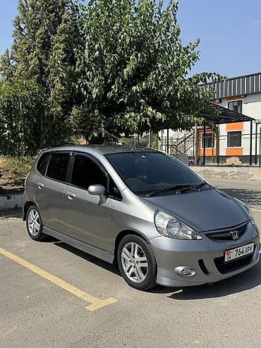 sprinter 4 4: Honda Fit: 2004 г., 1.3 л, Вариатор, Бензин, Хэтчбэк — 7