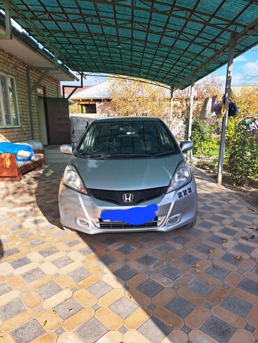 Honda: Honda Fit: 2013 г., 1.3 л, Автомат, Бензин, Хэтчбэк