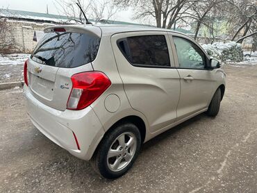 Chevrolet: Chevrolet Spark: 2017 г., 1 л, Вариатор, Бензин, Хэтчбэк — 9