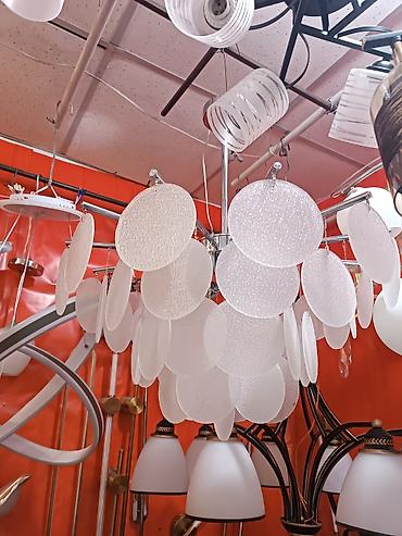 Подвесная потолочная люстра с декоративными дисками - Тип: подвесная at lalafo.kg Подвесная потолочная люстра с декоративными дисками - Тип: подвесная