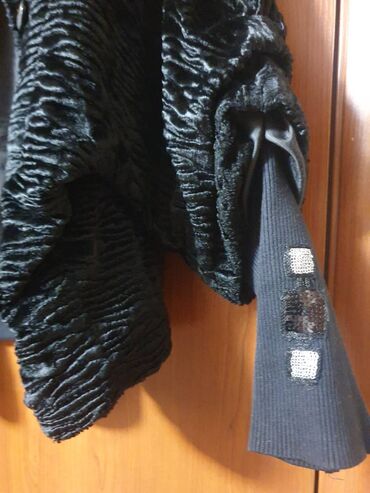 Шубы: Продаем новую полушубку из каракуля . Проиводство Южная Корея. Размер — 18