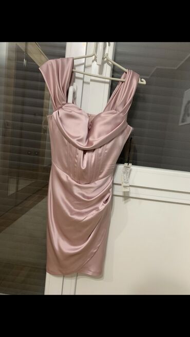 krojevi haljina za punije dame: L (EU 40), Kratkih rukava