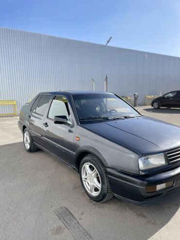 рейлинг на венто: Volkswagen Vento: 1993 г., 2 л, Механика, Бензин, Седан