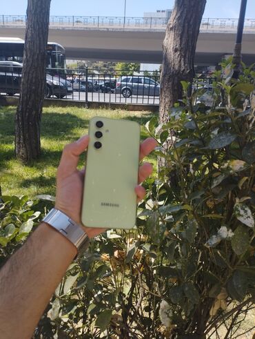 samsunq je1: Samsung Galaxy A54 5G, 128 ГБ, цвет - Желтый, Кнопочный, Отпечаток пальца, Face ID
