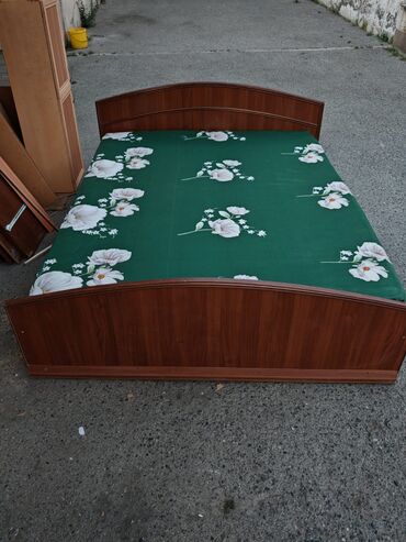 taxt dosekleri: İşlənmiş, İkinəfərlik çarpayı, Matras ilə