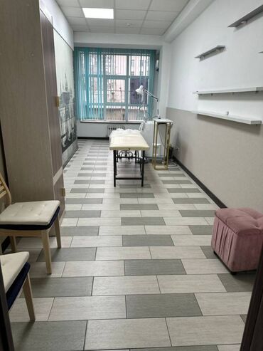 Долгосрочная аренда квартир: Сдаю Офис, 24 м², В бизнес центре, 1 линия, С системой безопасности