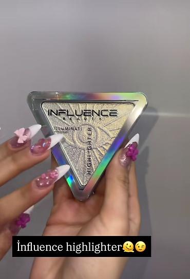 Influence Beauty Highlighter - Triaqonal, gümüşü holoqrafik lalafo.az -da Influence Beauty Highlighter - Triaqonal, gümüşü holoqrafik