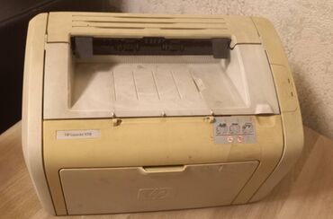 sazz qiymetleri: Hp LaserJet 1018 yaxşı vəziyyətdə. Bir dolumda 2500 seyfe cap edir
