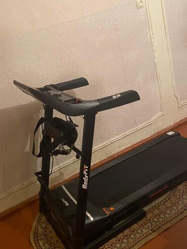 Qaçış trenajorları: Tecili satilir .qiymeti 1500 ama qiymetinde endirim ede bilerik .28