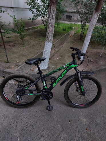 aro 24: Горный велосипед "Batler TY-440" Рама велосипеда: Алюминий
