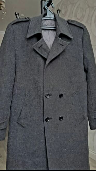 пальто мужской: Утепленное мужское пальто. Размер 46-48 Турция. Отличное состояние