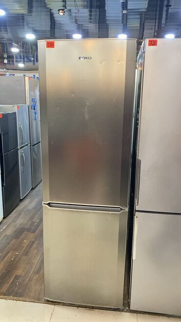 Mətbəx texnikası: Beko kombi tipli soyuducu (aşağıda dondurucu, yuxarıda soyuducu bölmə)