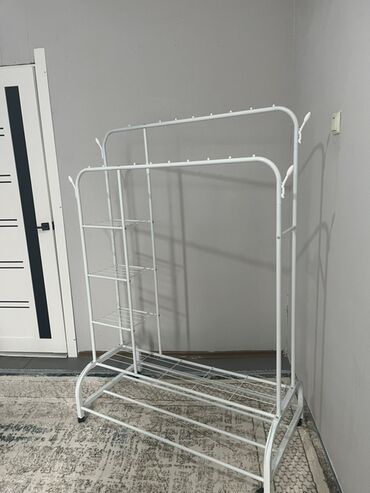 тачка хозяйственная: Напольная мобильная вешалка-гардероб из металла - Материал: стальной