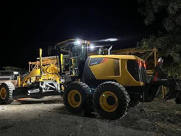 cummins: Продается Автогрейдеры 4215D AWD. Грейдер Двигатель	Cummins — 3