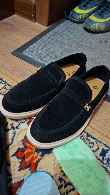 лоро пиано обувь женская летняя: Замшевые лоферы женские новые - Цвет: черный верх, светлая подошва -