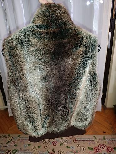 Prsluci: Predstavljamo ženski prsluk od veštačkog krzna, idealan za prelazne — 2