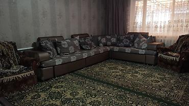 Продажа коттеджей и домов: Дом из пяти комнат имеется хоз постройки сарай на 10 голов, два — 19