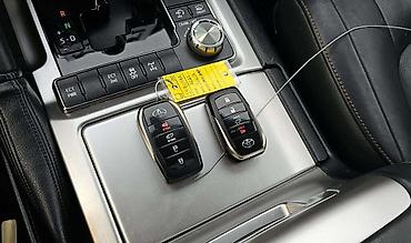 Toyota: Toyota Land Cruiser: 2020 г., 5.7 л, Автомат, Бензин, Внедорожник — 15